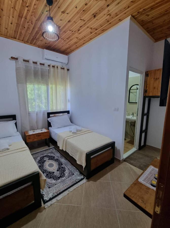 B Vishe Guest House Gjirokastër Exterior foto