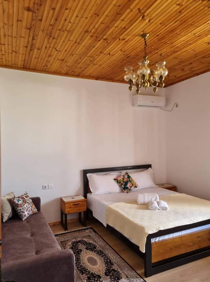 B Vishe Guest House Gjirokastër Exterior foto